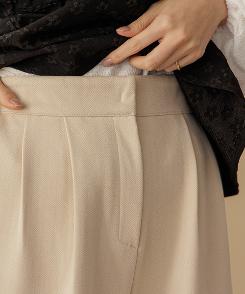 flower（フラワー）の「ウォーミ―タックパンツ（その他パンツ・レディース・ブラウン/アイボリー・FREE）」の4枚目の写真