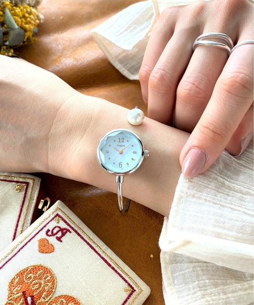 Three Four Time（ｽﾘｰﾌｫｰﾀｲﾑ）の「ツイストバングルウォッチ　/　時計（アナログ腕時計・レディース・シルバー/ピンクゴールド・FREE）」の20枚目の写真