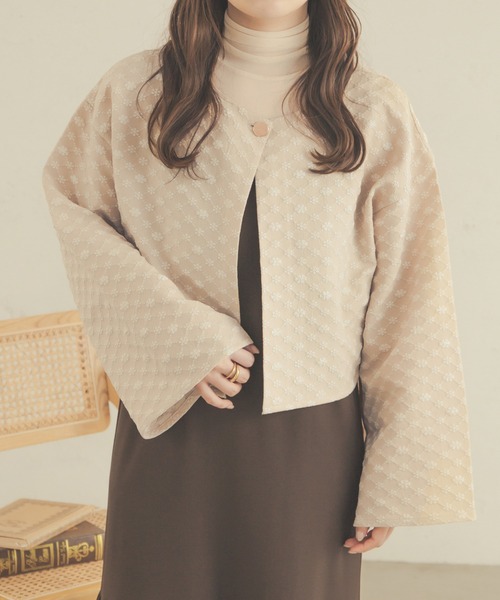 Ambre Neige（アンブルネージュ）の「花柄ジャガード袖スリットトップス／【WEB/EC限定商品】（Tシャツ/カットソー・レディース・アイボリー/ライトベージュ・FREE）」の5枚目の写真