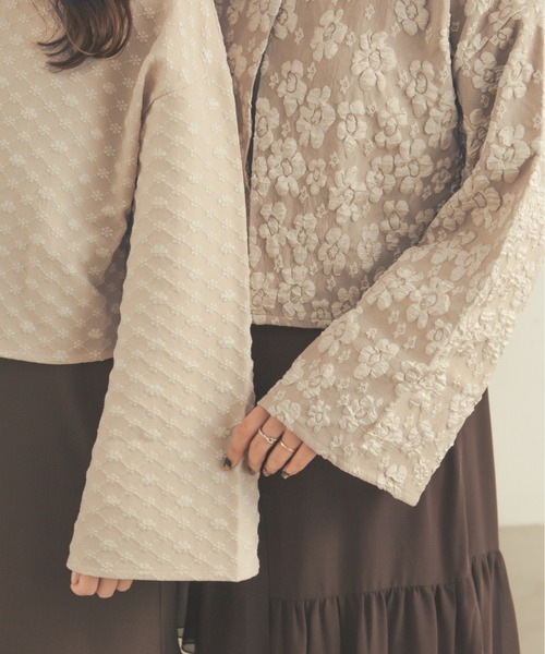 Ambre Neige（アンブルネージュ）の「花柄ジャガード袖スリットトップス／【WEB/EC限定商品】（Tシャツ/カットソー・レディース・アイボリー/ライトベージュ・FREE）」の11枚目の写真