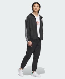 adidas（アディダス）の「アディカラー ウインドブレーカー
