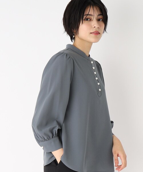 index（インデックス）の「◆2WAY パール調ボタンジョーゼットブラウス（シャツ/ブラウス・レディース・チャコールグレー/ライトベージュ/ライトブルー・36/38/40/42）」の14枚目の写真