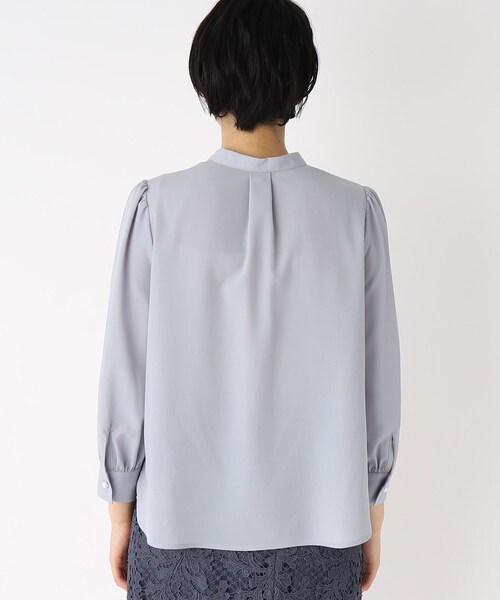 index（インデックス）の「◆2WAY パール調ボタンジョーゼットブラウス（シャツ/ブラウス・レディース・チャコールグレー/ライトベージュ/ライトブルー・36/38/40/42）」の5枚目の写真