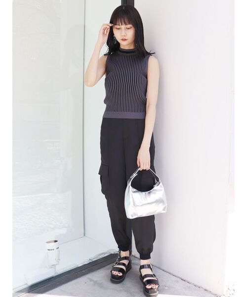 MURUA（ムルーア）の「ミニマルストライプニット（ニット/セーター・レディース・ブラック/ベージュ/ブルー・FREE）」の18枚目の写真