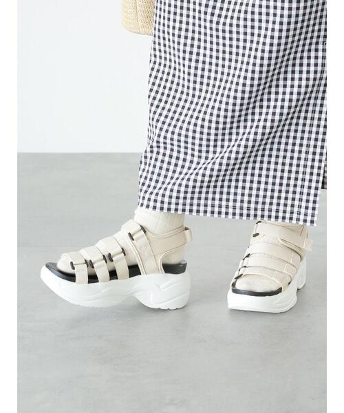 ehka sopo(エヘカソポ)の「ボリュームスポーツサンダル(サンダル・レディース・ブラック/グレー/ベージュ・LARGE/MEDIUM)」の22枚目の写真