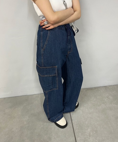 WHO'S WHO gallery（フーズフーギャラリー）の「ビッグカーゴワイドパンツ（カーゴパンツ・レディース・ホワイト/ブラック/カーキ/ブルー/シルバー・FREE）」の7枚目の写真