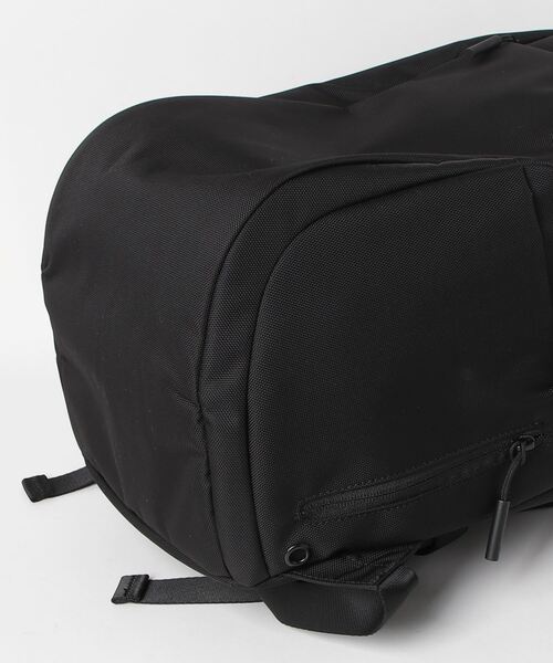 incase（インケース）の「CL58068 DSLR Pro Pack Nylon（バックパック/リュック・メンズ・ブラック・ONE SIZE）」の5枚目の写真