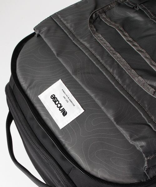 incase（インケース）の「CL58068 DSLR Pro Pack Nylon（バックパック/リュック・メンズ・ブラック・ONE SIZE）」の3枚目の写真