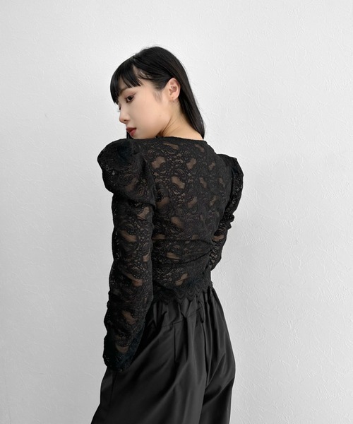 LVEU.（ラブユ.）の「【LVEU.】パフショルダーシースルーレーストップス（パッド付） / トップス カットソー レース パフショルダー パフショル シースルー シアー パット ブラック（Tシャツ/カットソー・レディース・ブラック・FREE）」の10枚目の写真