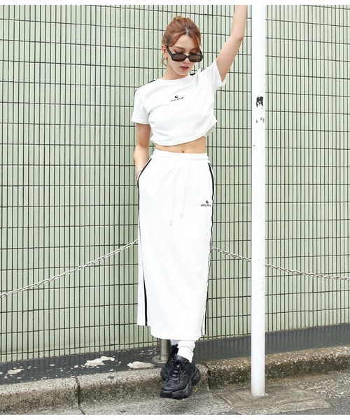 ANAP（アナップ）の「フロント刺繍ラインセットアップ