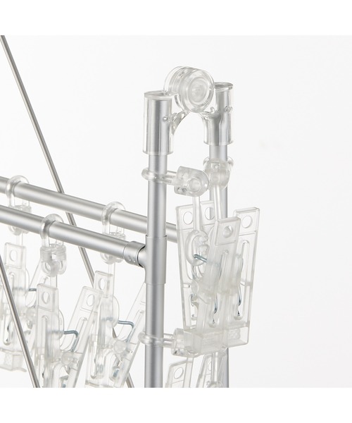 無印良品（ムジルシリョウヒン）の「アルミ角型ハンガー　４０ピンチ／約幅６１×奥行３６ｃｍ（ランドリーグッズ・メンズ・シルバー・FREE）」の5枚目の写真