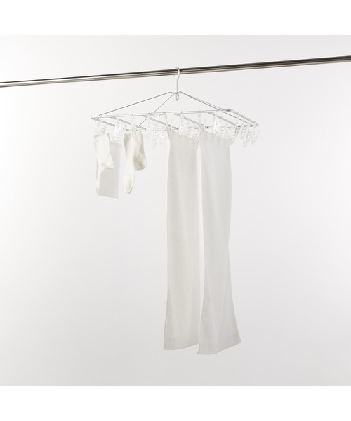 無印良品（ムジルシリョウヒン）の「アルミ角型ハンガー　４０ピンチ／約幅６１×奥行３６ｃｍ（ランドリーグッズ・メンズ・シルバー・FREE）」の9枚目の写真