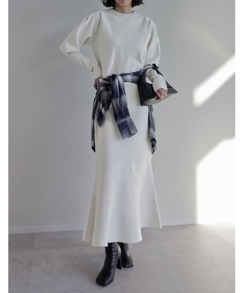 Re:EDIT（リエディ）の「[低身長サイズ有]ミラノリブパフスリーブスポンジニットマーメイドワンピース（ワンピース・レディース・アイボリー/キャメル/グレー/ブラック/レッド・LARGE/SHORT/MEDIUM）」の22枚目の写真