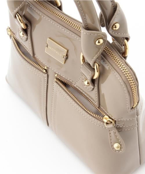 MODALU（モダルー）の「MODALU / "PIPPA" スモールパテントバッグ（ハンドバッグ・レディース・ベージュ・ONE SIZE）」の7枚目の写真