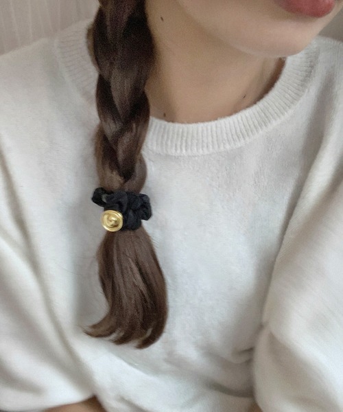 LAUIR(ラウアー)の「ゴールドヘアゴム(ヘアゴム・レディース・ブラック・FREE)」の3枚目の写真