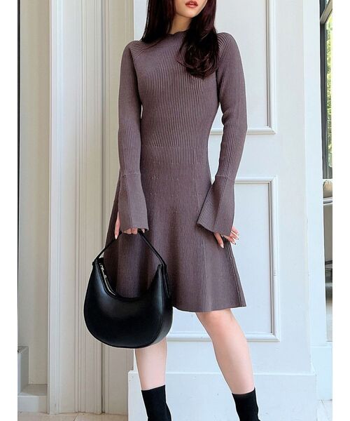 RESEXXY（リゼクシー）の「【S】ラグランスリーブニットワンピース（ワンピース・レディース・アイボリー/モカ/ブラック/チャコールグレー・FREE）」の3枚目の写真