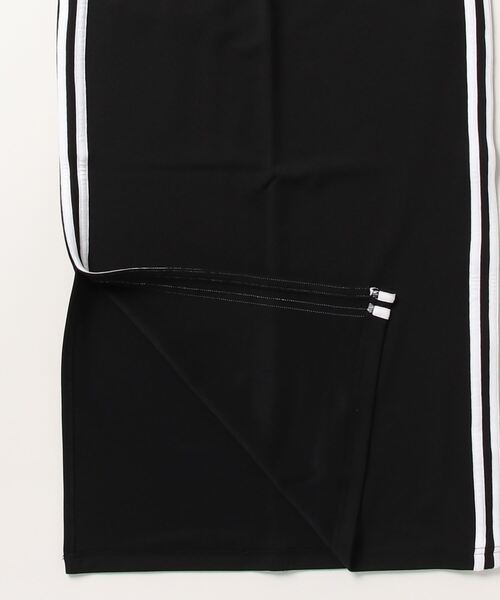 CONVERSE(コンバース)の「【 CONVERSE / コンバース 】 サイドスリット ライン カルゼタイトスカート MNY 2487-4452(スカート・レディース・ブラック・MEDIUM/LARGE)」の3枚目の写真