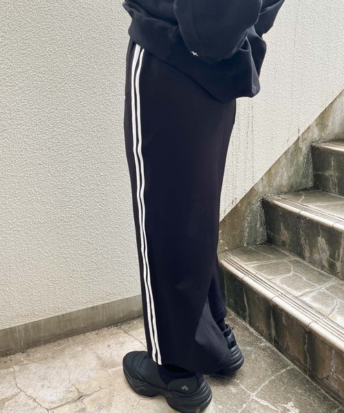 CONVERSE(コンバース)の「【 CONVERSE / コンバース 】 サイドスリット ライン カルゼタイトスカート MNY 2487-4452(スカート・レディース・ブラック・MEDIUM/LARGE)」の7枚目の写真