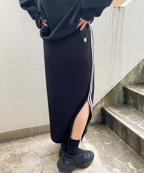 CONVERSE(コンバース)の「【 CONVERSE / コンバース 】 サイドスリット ライン カルゼタイトスカート MNY 2487-4452(スカート・レディース・ブラック・MEDIUM/LARGE)」の8枚目の写真