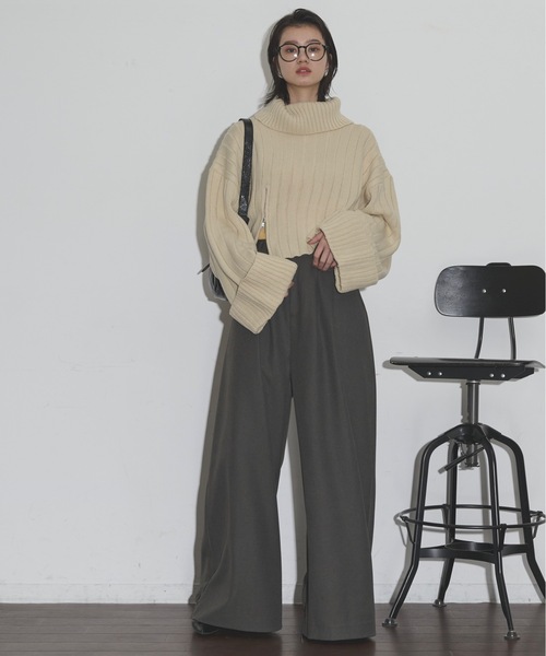 【新品】&エルシー　ツイルタックパンツ セール】夏の必需品！美脚魅せ、センタープレス。オールシーズン
