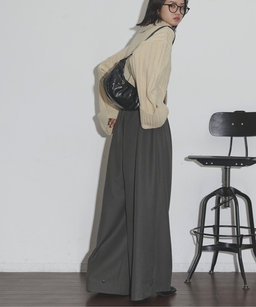 THE YOn（ザヨン）の「2WAYスーパーワイドツイルタックパンツ