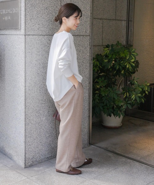 URBAN RESEARCH DOORS（アーバンリサーチドアーズ）の「コットンバックタックプルオーバー（Tシャツ/カットソー・レディース・ブラック/キャメル/ブルー系その他/オフホワイト・MEDIUM）」の12枚目の写真