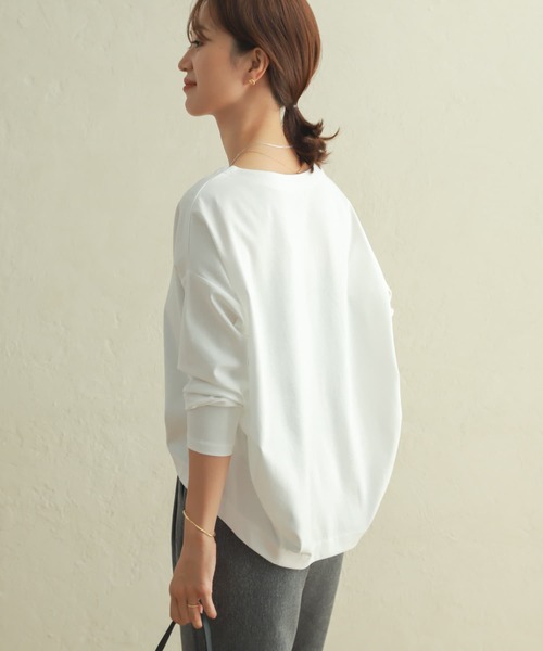 URBAN RESEARCH DOORS（アーバンリサーチドアーズ）の「コットンバックタックプルオーバー（Tシャツ/カットソー・レディース・ブラック/キャメル/ブルー系その他/オフホワイト・MEDIUM）」の17枚目の写真