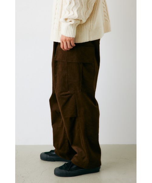 RODEO CROWNS WIDE BOWL（ロデオクラウンズワイドボウル）の「コーデュロイワイドカーゴパンツ（カーゴパンツ・メンズ・グリーン/ブラック/ブラウン/ダークブルー/オフホワイト・LARGE/MEDIUM）」の13枚目の写真