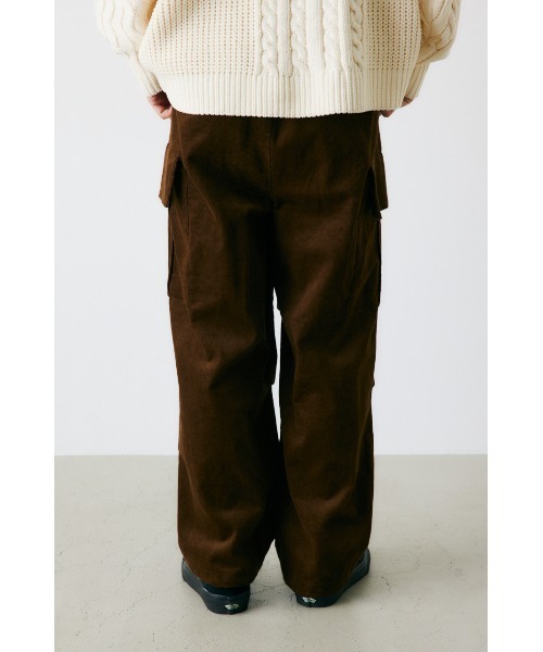 RODEO CROWNS WIDE BOWL（ロデオクラウンズワイドボウル）の「コーデュロイワイドカーゴパンツ（カーゴパンツ・メンズ・グリーン/ブラック/ブラウン/ダークブルー/オフホワイト・LARGE/MEDIUM）」の14枚目の写真