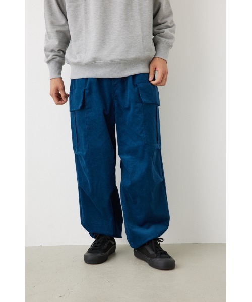 RODEO CROWNS WIDE BOWL（ロデオクラウンズワイドボウル）の「コーデュロイワイドカーゴパンツ（カーゴパンツ・メンズ・グリーン/ブラック/ブラウン/ダークブルー/オフホワイト・LARGE/MEDIUM）」の19枚目の写真