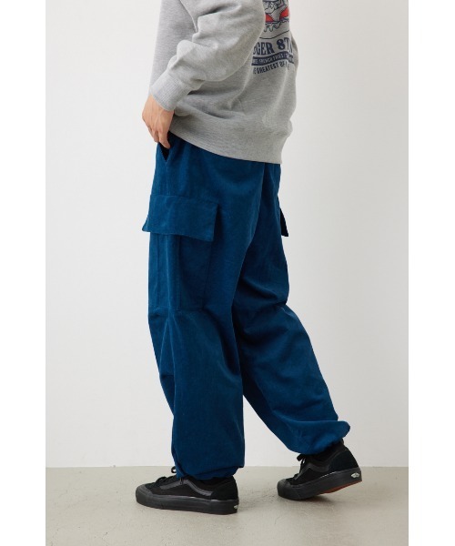 RODEO CROWNS WIDE BOWL（ロデオクラウンズワイドボウル）の「コーデュロイワイドカーゴパンツ（カーゴパンツ・メンズ・グリーン/ブラック/ブラウン/ダークブルー/オフホワイト・LARGE/MEDIUM）」の20枚目の写真