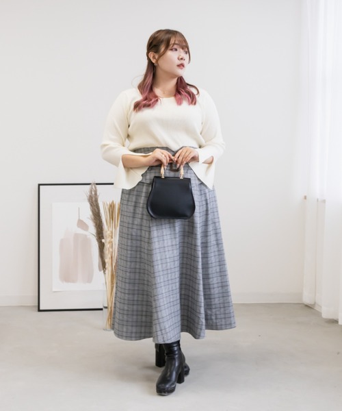 CLETTE(クレット)の「スリットフレアスリーブリブニット(ニット/セーター・レディース・ブラック/アイボリー/ブルー・3L/4L/LL)」の4枚目の写真