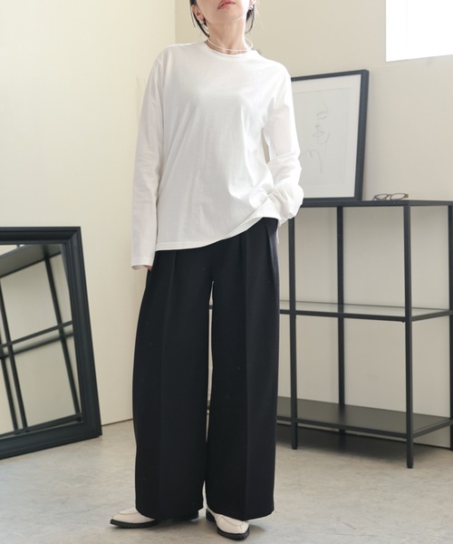 ULEULA（ウルア）の「ベーシックオーバーサイズロンT（Tシャツ/カットソー・レディース・ホワイト/ブラック・FREE）」の14枚目の写真