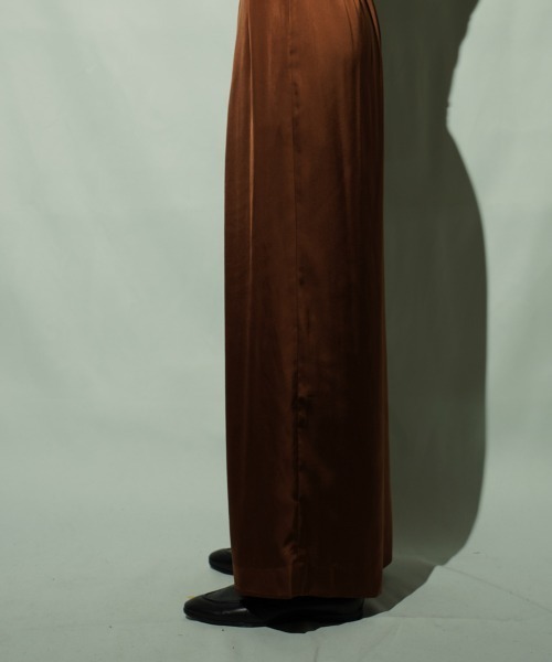 CIEL'AIR(シエルエアー)の「Satin Wide Trouser(その他パンツ・レディース・ベージュ/ブラウン・M/L)」の8枚目の写真