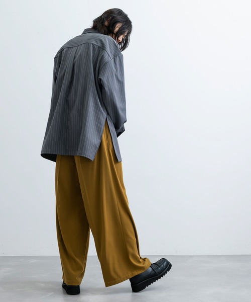 JUNRED（ジュンレッド）の「【 イージーケア 】 ダブルポケットストライプマキシシャツ（シャツ/ブラウス・メンズ・ブラック/オフホワイト/グレー・M/L/S）」の4枚目の写真