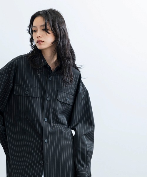 JUNRED（ジュンレッド）の「【 イージーケア 】 ダブルポケットストライプマキシシャツ（シャツ/ブラウス・メンズ・ブラック/オフホワイト/グレー・M/L/S）」の19枚目の写真