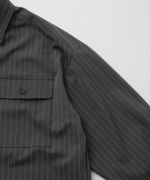 JUNRED（ジュンレッド）の「【 イージーケア 】 ダブルポケットストライプマキシシャツ（シャツ/ブラウス・メンズ・ブラック/オフホワイト/グレー・M/L/S）」の12枚目の写真