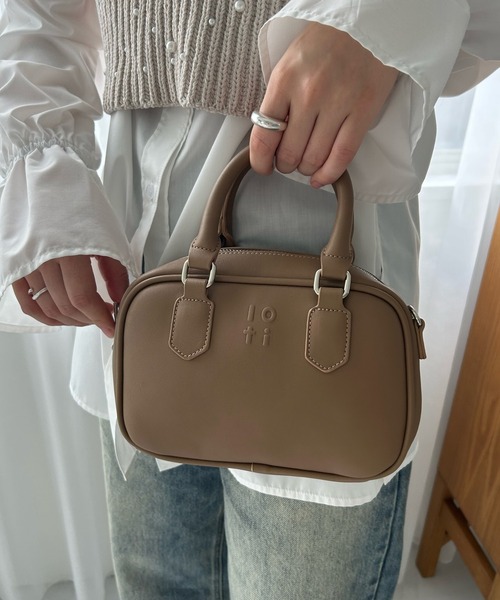 loti(ロティ)の「loti ロゴスクエアBAG(ハンドバッグ・レディース・ブラック/ベージュ/グリーン・ONE SIZE)」の2枚目の写真