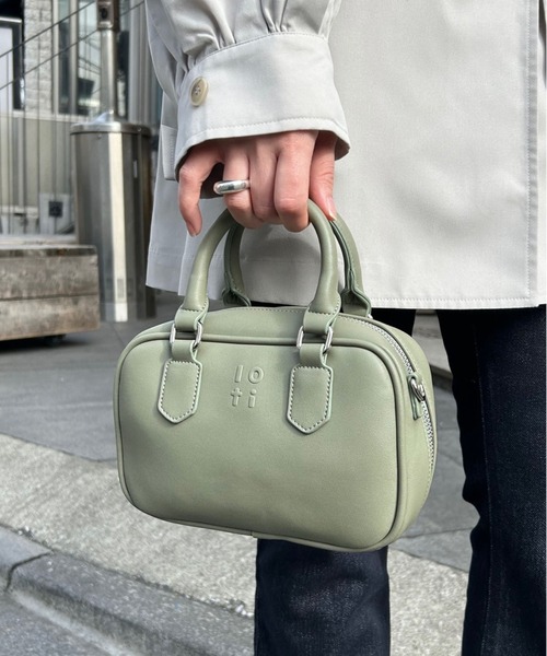 loti(ロティ)の「loti ロゴスクエアBAG(ハンドバッグ・レディース・ブラック/ベージュ/グリーン・ONE SIZE)」の3枚目の写真