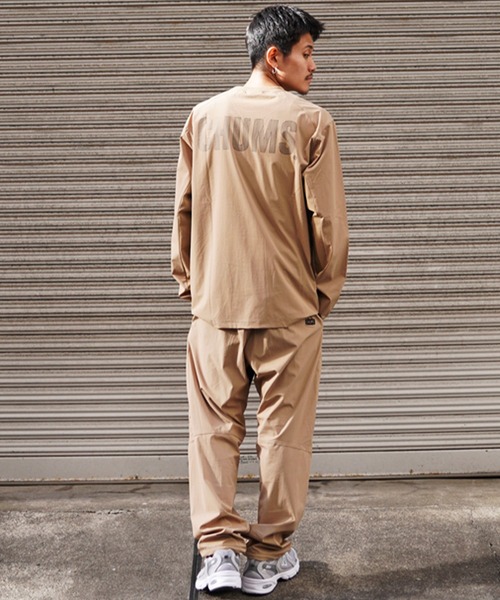 CHUMS(チャムス)の「CHUMS/チャムス ロンTEE ボックスシルエット ストレッチ 通気性 セットアップ対応 CH01-2343(Tシャツ/カットソー・メンズ・ブラック/オフホワイト/ベージュ・M/L/XL)」の21枚目の写真