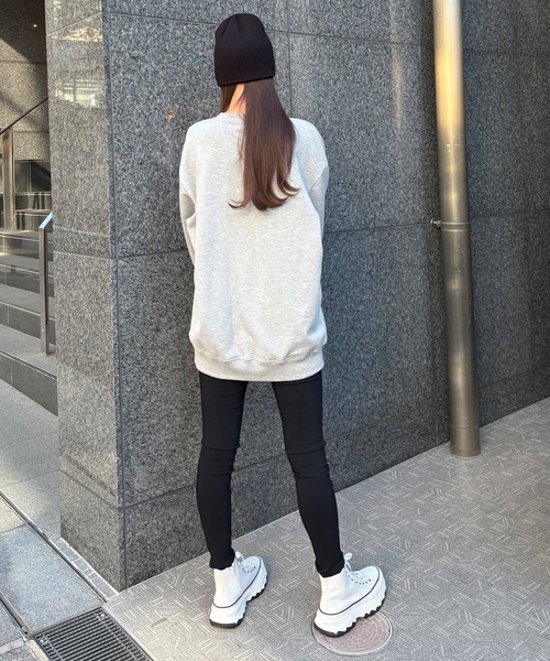 ENVYM（アンビー）の「カレッジロゴスウェット（スウェット・レディース・グレー/ブラック/ホワイト・FREE）」の11枚目の写真