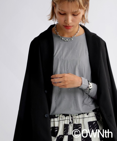 OWNth（オンス）の「ロングスリーブスタッズトップス（Tシャツ/カットソー・レディース・ブラック/グレー/ライトグリーン・P/R）」の4枚目の写真