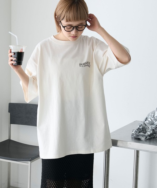 forksy.（フォルクシー）の「【forksy.】レトロヴィンテージヒッピーグラフィックTシャツ（Tシャツ/カットソー・レディース・アイボリー/ライム/スミクロ・FREE）」の4枚目の写真