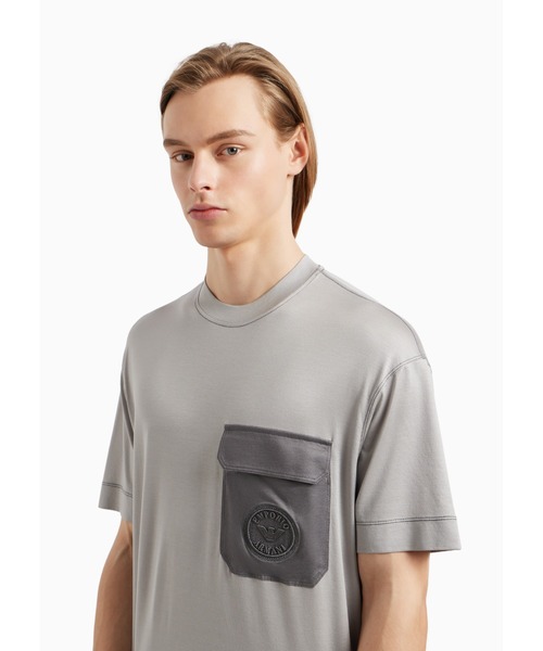EMPORIO ARMANI(エンポリオアルマーニ)の「【エンポリオ アルマーニ】ASV オーバーサイズTシャツ リヨセル混紡ジャージー ロゴポケット(Tシャツ/カットソー・メンズ・ライトグレー・SMALL/MEDIUM/LARGE/X-LARGE/XX-SMALL/X-SMALL/XX-LARGE)」の1枚目の写真