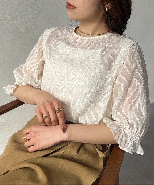 Thevon（ゼボン）の「シアージャガード袖ギャザーブラウス（シャツ/ブラウス・レディース・アイボリー/ライム/ブルー/グレー・FREE）」の2枚目の写真