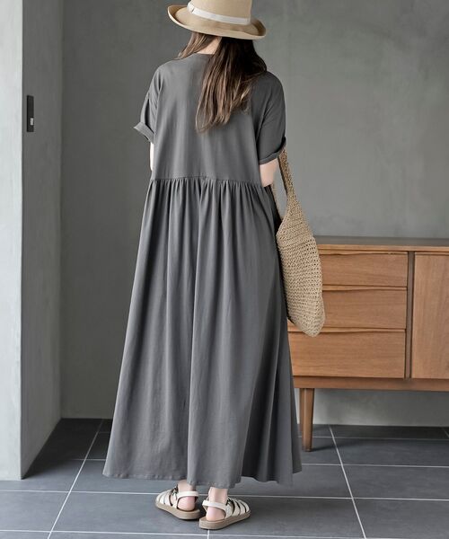 rps(アールピーエス)の「ウエストギャザーフレアーカットワンピース(ワンピース・レディース・ブラック/ブルー/チャコールグレー・M/フリー)」の7枚目の写真