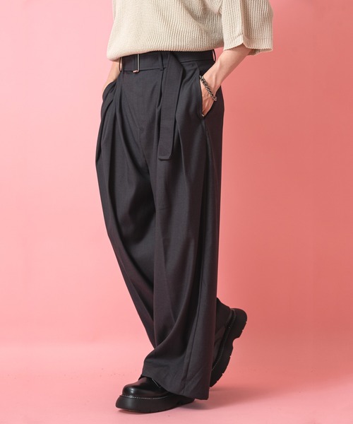 a.p.o.v.(エーピーオービー)の「a.p.o.v. ロングベルトダブルタックドレープワイドパンツ(スラックス・メンズ・チャコール/ブラック/ネイビー・M)」の6枚目の写真