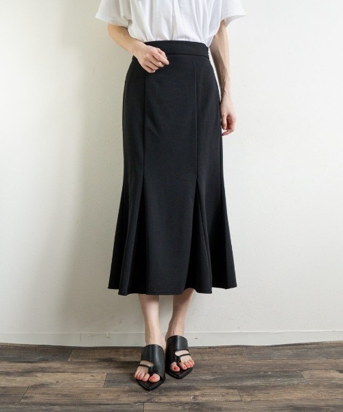 Fabby fabby(ファビィーファビィー)の「ポインテッドトングサンダル(サンダル・レディース・オフホワイト/ブラック/シルバー/シルバー系その他・SMALL/MEDIUM/LARGE)」の12枚目の写真