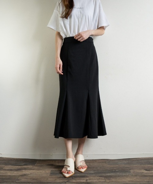 Fabby fabby(ファビィーファビィー)の「ポインテッドトングサンダル(サンダル・レディース・オフホワイト/ブラック/シルバー/シルバー系その他・SMALL/MEDIUM/LARGE)」の18枚目の写真