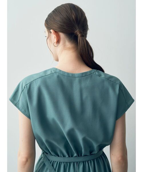 YECCA VECCA（イェッカヴェッカ）の「ポケットデザインワンピース（ワンピース・レディース・グレイッシュベージュ/グリーン/ネイビー・FREE）」の16枚目の写真